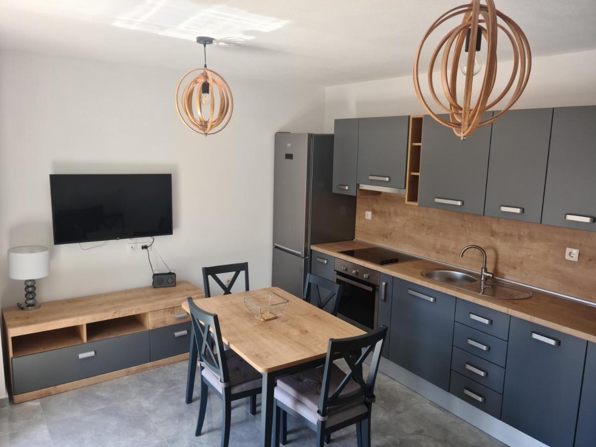 Hello Sunshine - Apartment On The Beach Zubovići 외부 사진